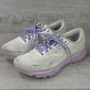 Brooks Ghost 15 Womens Sz 8D US White Parchment Lavender Running Shoes Sneakers